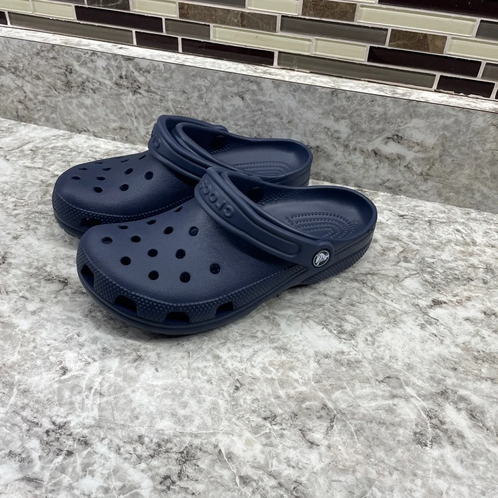 CROCS Classic Clog in Navy - Picture 1 of 6